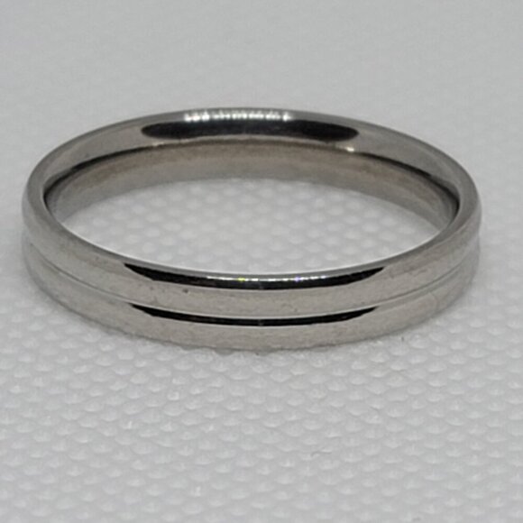 R90. Stainless Steel Ring. - Picture 1 of 2